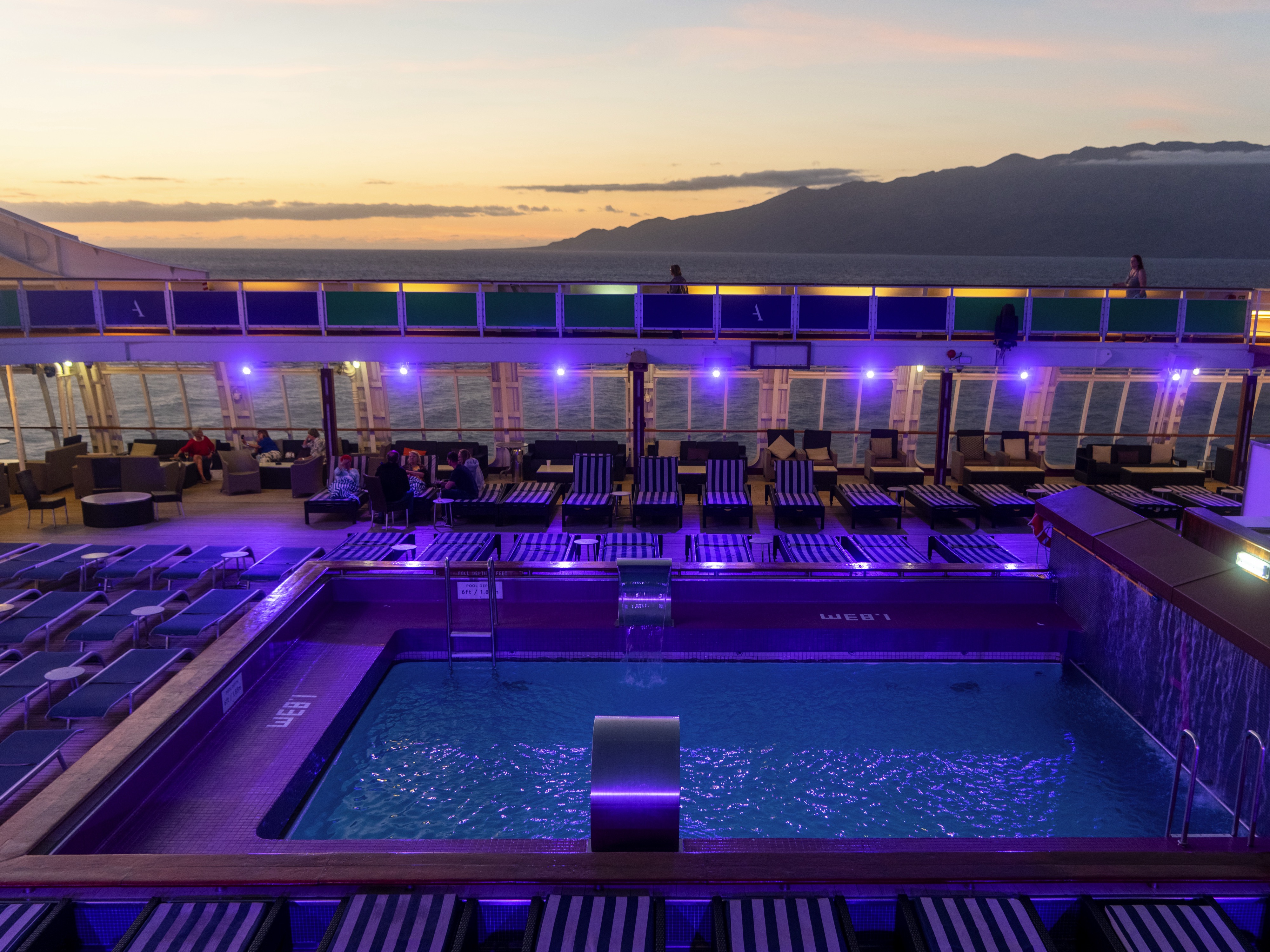 Ambience - Jacuzzi & Pool